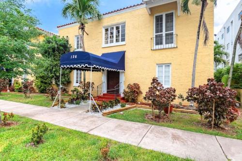 Cozy Apartment at Coral Gables free street parking - main image