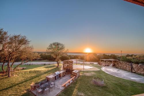 Hotel in Canyon Lake 