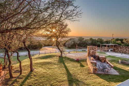 Hotel in Canyon Lake 