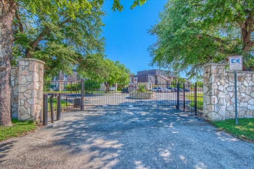 Seele Street River Retreat SS B11 - image 6
