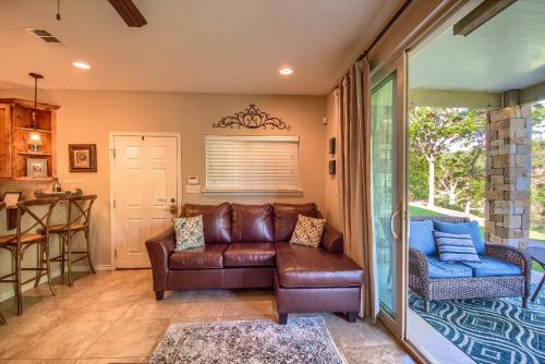 Rio Vida RG 104 in Canyon Lake, USA