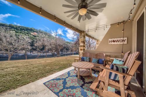 Happy Cow Condo RG 108 in Canyon Lake, USA