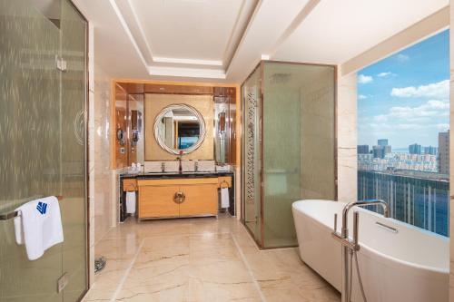 Grand Suite image 3