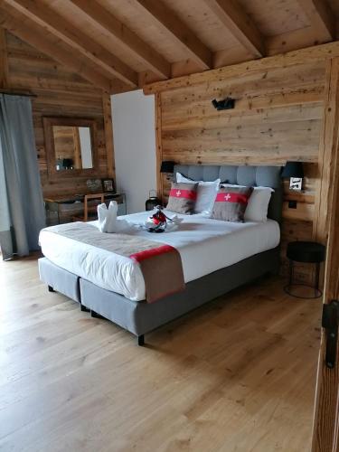 Chalet les Ecureuils Apartment Penthouse Suite in 克雷敘