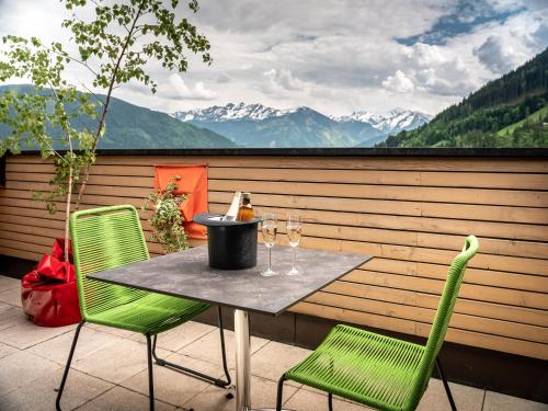 Balcony/terrace, der Sonnberg Alpinlodges - Apartments mit Seeblick, privater Sauna und Self Check-In in Zell Am See