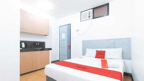 RedDoorz at CAA Road Las Pinas, Манила
