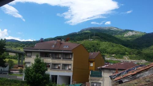 Apartamentos Campomanes 2 in Pola de Lena