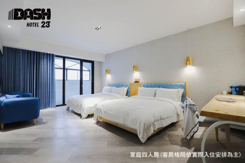 Deluxe Quadruple Room with Bathtub image 9