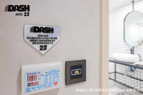 Deluxe Quadruple Room with Bathtub image 5
