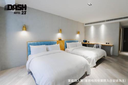 Deluxe Quadruple Room with Bathtub image 7
