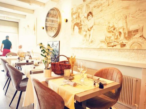 Logis Hotel-Restaurant La Sapiniere in Sedan