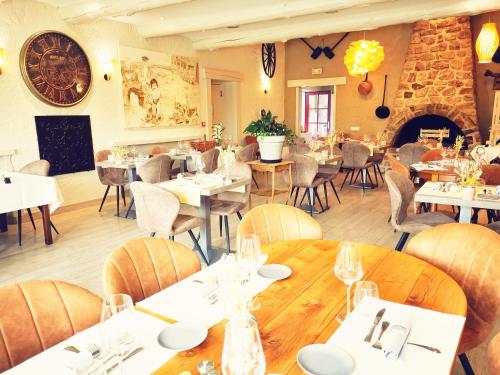 Logis Hotel-Restaurant La Sapiniere in Sedan