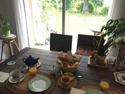 Food and beverages, Maison Chevreuse, chambre chez l'habitant in Saint-Remy-les-Chevreuse