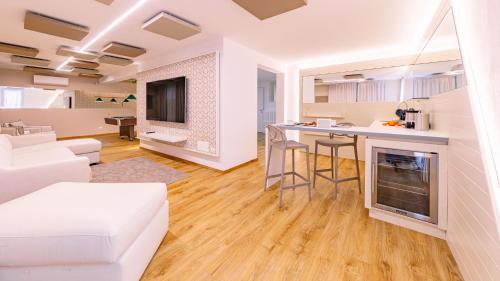 La Perla tra gli Ulivi 12, Emma Villas