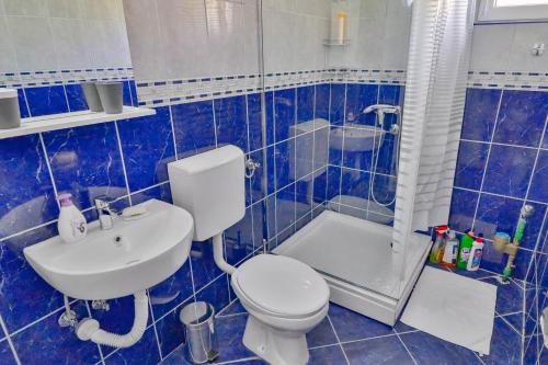 VIVANA HOUSE VIVANA HOUSE