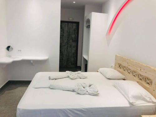 Cyclades Hotel - image 5