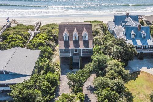 Creekfront Oasis at Cathcart Cottage Charming Beach Getaway with Private Dock