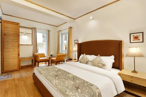 One-Bedroom Apartment room in The Pinewood