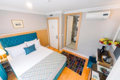 Superior Double Room image 7