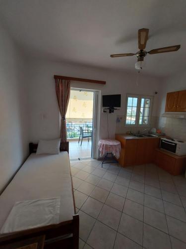 Matina Apartments Tyros