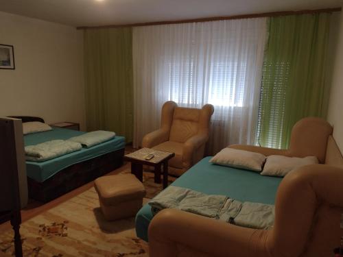 2 king beds
