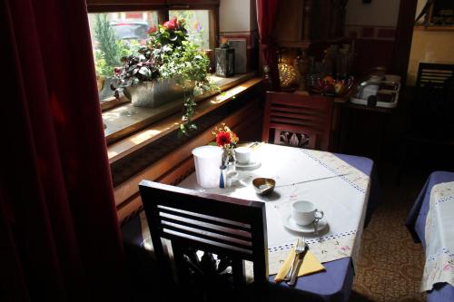 Kreuzerhof Hotel Garni - image 3