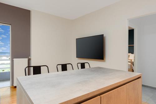 Athenian Stylish Living - image 4