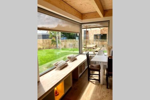 Facilities, NOUVEAU: La cabine du bout du monde - Les Pierres Noires - votre residence finisterienne de haut sta in Crozon