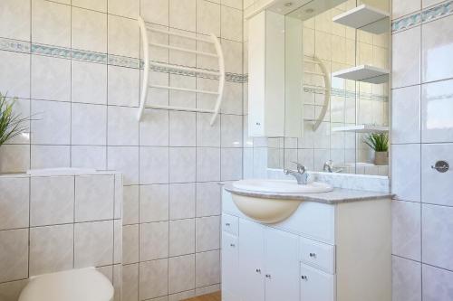 Apartment with Sea View image 5