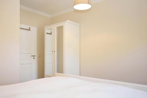 Apartment with Sea View image 6