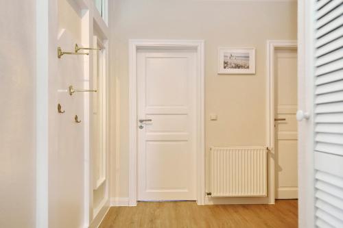 Apartment with Sea View image 2