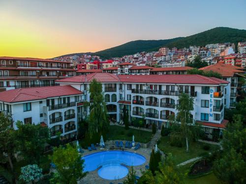 Delfin Port Apartments - Prime Location & Parking & Pet Friendly, 