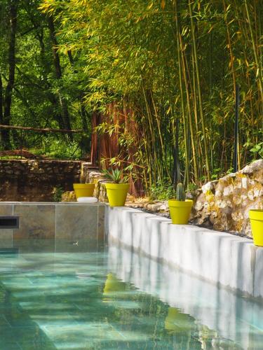 Moulin Bas, Prés de la Rivière chambre d'hôte Albas