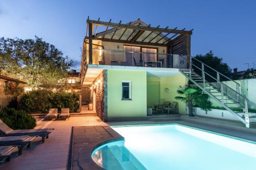 Peldbaseins, Vineyard View Apartment Karst HerMes arT in Tomaj