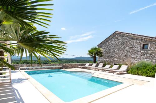 Peldbaseins, Vineyard View Apartment Karst HerMes arT in Tomaj