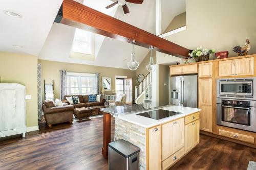 Maple City Farmhouse with a Private Setting Between Traverse City and Empire in Maple City, USA