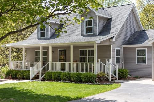 Maple City Farmhouse with a Private Setting Between Traverse City and Empire in Maple City, USA