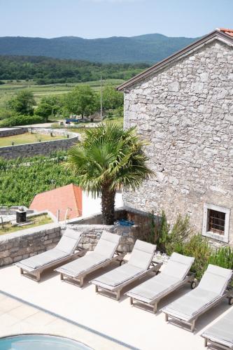 Iekārtas, Private Apartment HerMes arT on the Karst Shared Pool & Parking in Tomaj