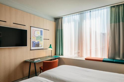 room detail thumbnail 1