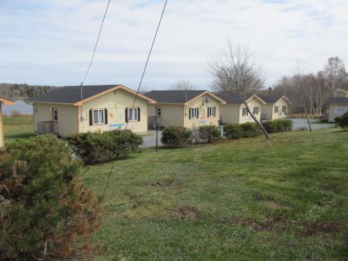 . Port Mouton Bay Cottages & Restaurant