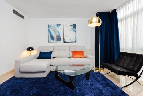 Las Huertas - Modern Accommodation in Madrid Conde Orgaz - Tap to explore photos