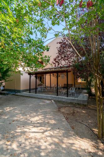  Villa Olive apartments in Ýpsos