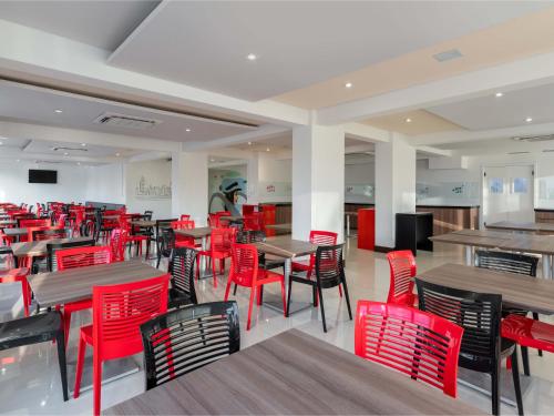 Restaurant, Ramada Encore by Wyndham Sao Paulo Osasco in Osasco