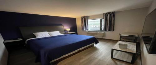 BLUE BIRD INN - image 2