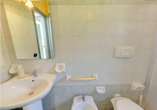 2 bedrooms, 4 beds