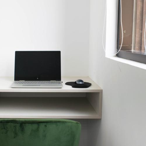 One-Bedroom Apartment image 5