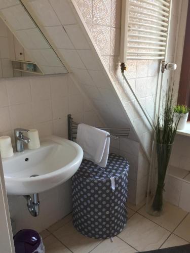 Single Room with Shared Bathroom