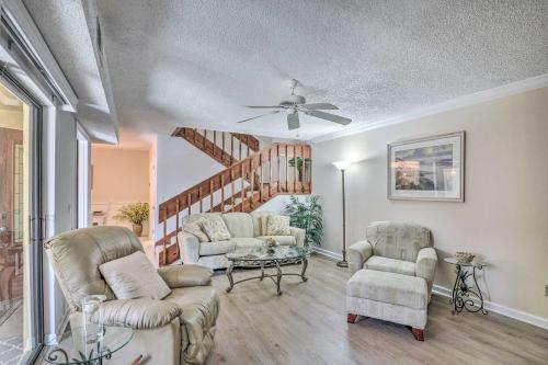 Charming Abode 2 Blocks to New Smyrna Beach! - image 2