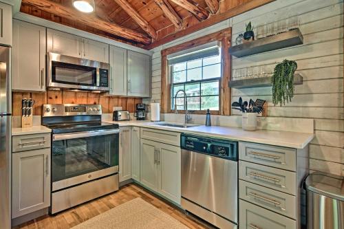 Updated Cabin on Indian Point with Large Deck! - image 7