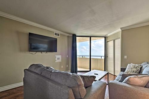 Hudson Resort Condo with Private Beach Access! in Hudson, USA